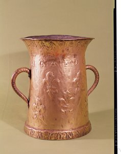 Vase, aus Bayonne von French School