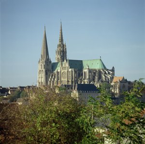 Ansicht der Kathedrale von Chartres, von Südosten, begonnen 1194