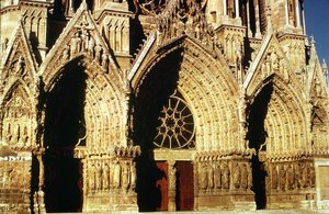 Ansicht der Westportale, begonnen 1231 und abgeschlossen 1430