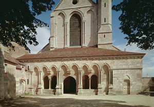 Ansicht der Eingangshalle der Zisterzienserabtei, erbaut 1140-60