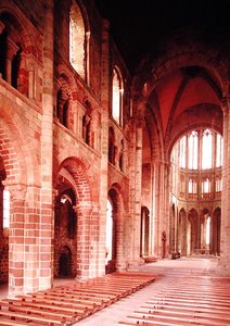 Ansicht des Kirchenschiffs vom Chor, 1020-1135 von French School