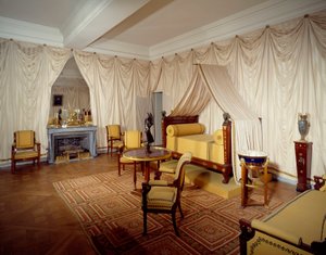Ansicht des Zimmers von Kaiser Napoleon I (1769-1821) im Schloss von Malmaison, in Rueil Malmaison von French School