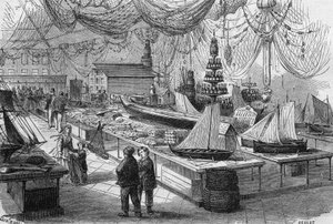 Blick auf die Hauptgalerie der Internationalen Ausstellung für Marine und Fischerei in Boulogne-sur-Mer, Pas-de-Calais (62) von French School