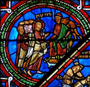 Fenster w15 zeigt Christus vor Pilatus