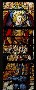 Fenster w1 zeigt St. Michael, einen Bischof, einen Montmorency und andere Stifter von French School