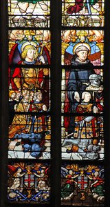 Fenster w1 zeigt St. Michael und St. Guillaume mit Montmorency-Stiftern von French School