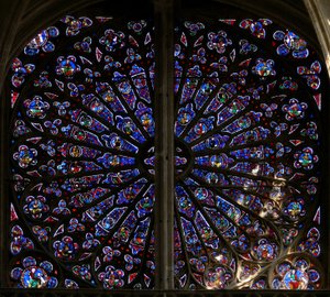 Fenster w219, das nördliche Rosenfenster, Propheten, Vorfahren Christi und Älteste der Apokalypse darstellend (Rosenfenster - innen) von French School
