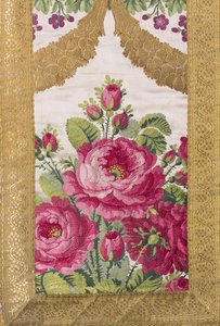 Kasel eines liturgischen Ensembles, gestiftet von Louis-Philippe 1810 (mit Gold bestickte Seide) von French School