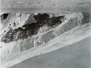 Hang des Warning-Gletschers, ca. 1911, 1913 von G. Murray Levick