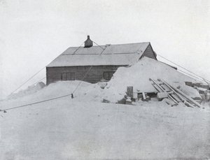 Die Hütte am Kap Adare, ca. 1911, 1913 von G. Murray Levick