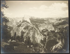 Rückseite des Half Dome - Vernal und Nevada Falls von nahe Glacier Point - Yosemite