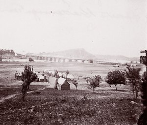 Lager der Brückenbauer gegenüber Chattanooga von George N. Barnard