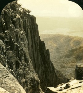 Die Nordseite der Schlucht, Buffalo Ranges, Victoria, Australien, ca. 1909 von George Rose