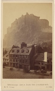 Edinburgh Castle vom Grassmarket von George Washington Wilson