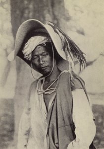 Burma: Ein Shan-Händler mit seinem Sommerhut von Georges Bertin Scott