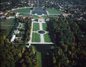 Barockkunst: Luftaufnahme des Nymphenburg-Parks 17. Jahrhundert München, Deutschland von German School