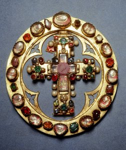 Goldkreuz und deutsche Herstellung von Steinen von German School