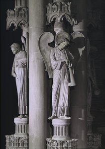 Der Engelspfeiler im südlichen Querschiff, ca. 1230