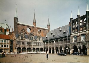 Ansicht des Rathauses auf dem Marktplatz