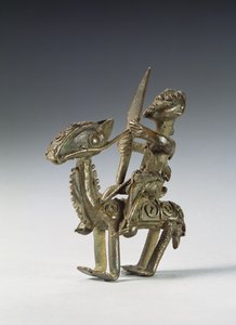 Reiter auf Pferd mit dekorativem Geschirr