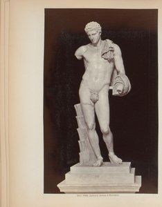 Skulptur von Hermes von Belvedere in den Vatikanischen Museen in Rom, Italien von Giacomo Brogi (attributed to)
