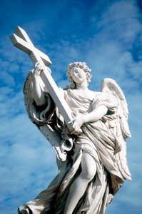 Engel, der ein Kreuz trägt, von der Ponte St. Angelo, Rom, Italien, 1669