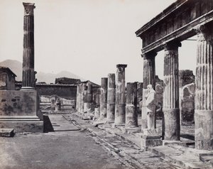 Östliche Kolonnade des Tempels der Venus Pompeiiana in Pompeji