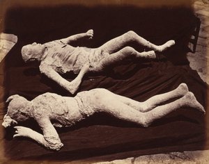 Menschliche Abdrücke, Pompeji von Giorgio Sommer