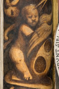 Zentrales Schiff, Lesene oberer Teil über Kapitell erster und zweiter Spann südlich, Putto (Detail)