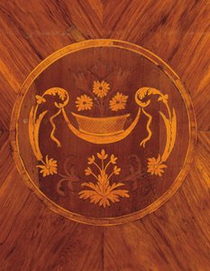 Detail von der Seite einer norditalienischen Tulpenholz-, Rosenholz-, Obstholz- und Marketerie-Kommode, ca. 1800 von Giuseppe Maggiolini