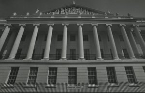 Cumberland Terrace, Regents Park, London 1950er Jahre von Godfrey Macdominic