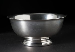 Silberschale Tennistrophäe, präsentiert an Sally Ride, 1965 von Gorham Manufacturing Company