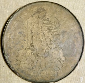 Griechische Kunst: Aphrodite und Eros. Bronzespiegel. 350 v. Chr., Louvre Museum