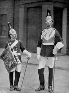 Ein Soldat und ein Trompeter der Royal Horse Guards, 1896 von Gregory and Co