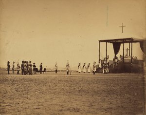 [Militärmesse im Camp de Chalons in Anwesenheit des Kaisers] von Gustave Le Gray