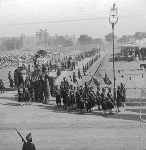 Maharadschas umrunden Jumma Muisjid, Delhi, Indien, 1913