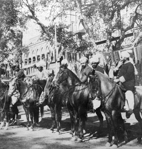 Punjabi-Reiter vor dem Bahnhof in Delhi, Indien, 1900er Jahre