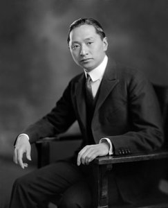 Vi Kyuin Wellington Koo (1887-1985) chinesischer Diplomat von Harris & Ewing