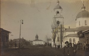 Erster Weltkrieg: die Ukraine in den Jahren 1914-1916 während der Invasion der deutschen Armee. Blick auf eine Stadt von Heldenfriedhof Dsessentniki (attr. to)