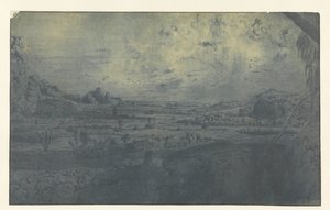 Bergtal mit eingezäunten Feldern