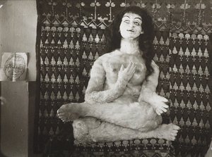 Alma Mahler-Puppe in Hermine Moos