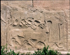 Ansicht der Reliefbasis des Sphinx-Tores