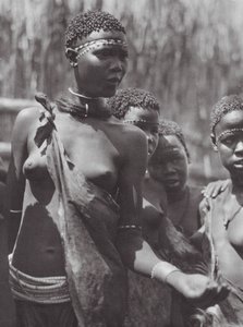 Afrika: Shilluk-Mädchen