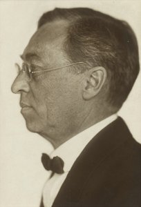 Porträt des Künstlers Wassily Kandinsky 1866-1944, 1925