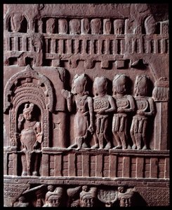 Buddhismus: „Detail des Sieges über Mara“ Detail des Stupa von Bharhut. Schwarzes Steinrelief, 2. Jahrhundert v. Chr. - Kolkata, Indian Museum