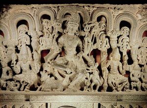 Sturz mit hinduistischer Dreifaltigkeit, aus Warangal, Andhra Pradesh, Kakatiya-Dynastie