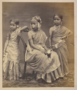 Gruppe von Kindern aus Madras, Schmucktrageweise, ca. 1870 von Indian photographer