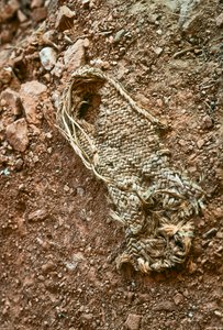 Eine handgefertigte Anasazi-Sandale im Grand Gulch, Utah