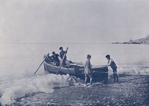 Italien: Bordighera, Fischer kehren in den Hafen zurück von Italian Photographer