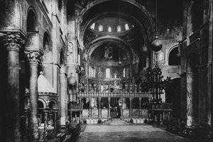 Venedig, Kirche S. Marco, Innenansicht von Italian Photographer
